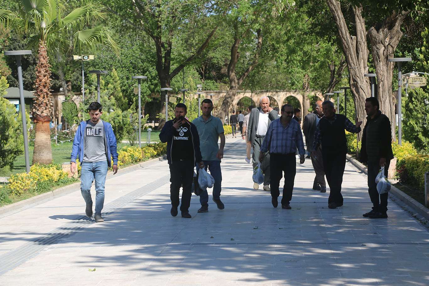 Şanlıurfalılar: Bu sene Ramazan ayı çok güzel geçiyor Şanlıurfalılar: Bu sene Ramazan ayı çok güzel geçiyor